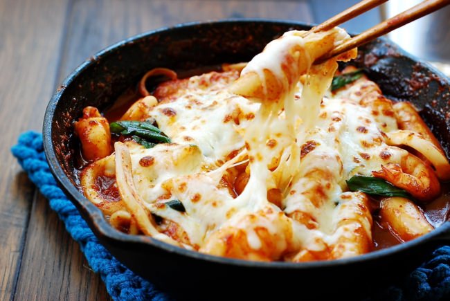 This image has an empty alt attribute; its file name is tteokbokki-2.jpg